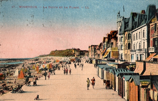old-timey postcard of the digue and beach of Wimereux